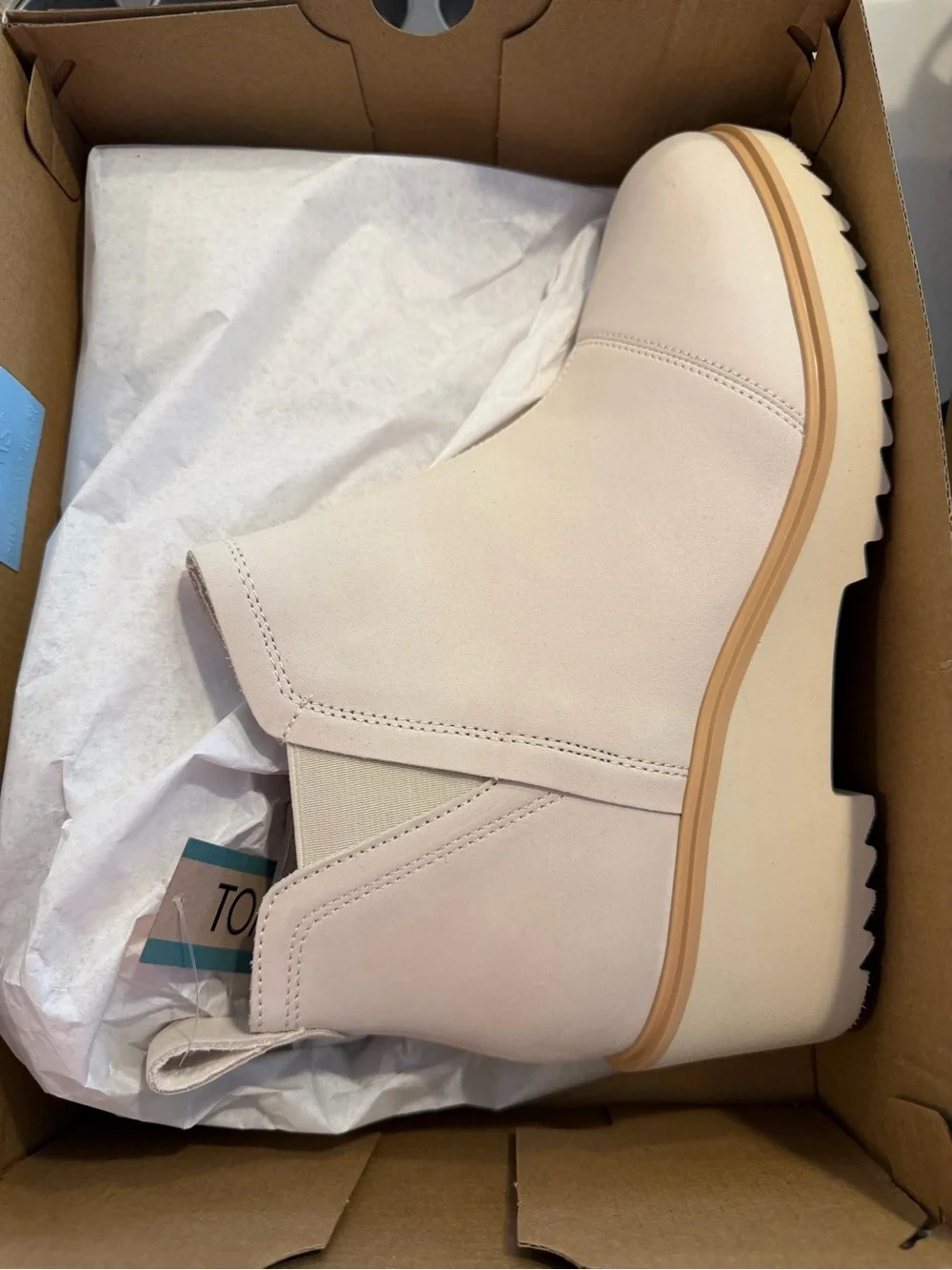New NIB Toms Maude Cream Chelsea Lug Ankle Boots Sz 10 $120